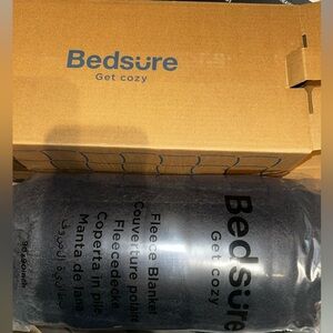 NIB Sherpa throw blanket BY Bedsure